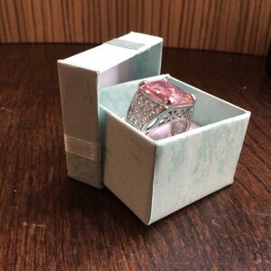 925 Sterling Silver large pink rectangular stone ring. Size 8. Beautiful ring